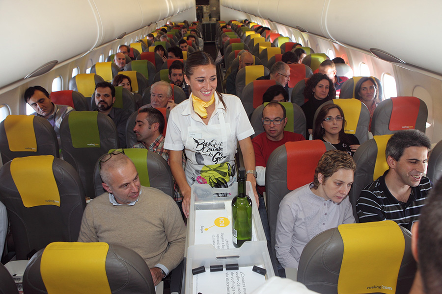 Салон самолета авиакомпании Vueling