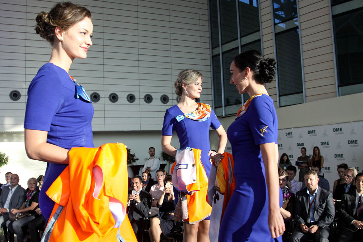 Саратовские Авиалинии на DME Runway