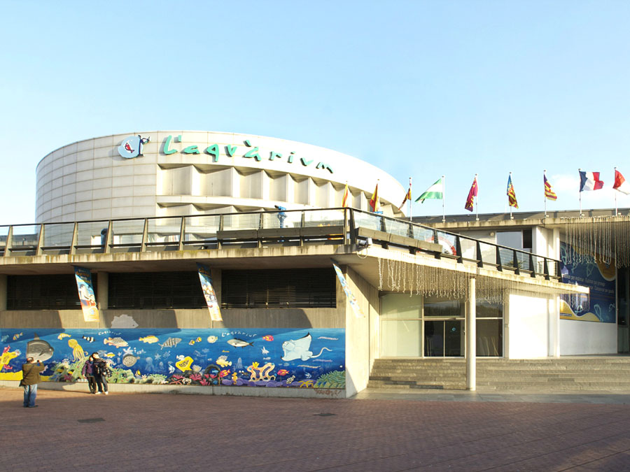 Главное здание аквариума в Барселоне