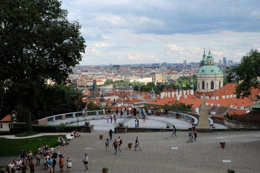 Пражский Град одна из самых известных достопримечательностей Праги