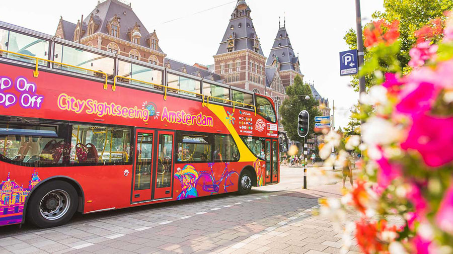 Автобусы Hop On Hop Off в Амстердаме