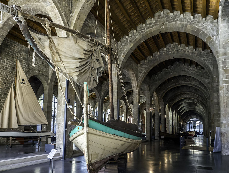 Интерьер морского музея