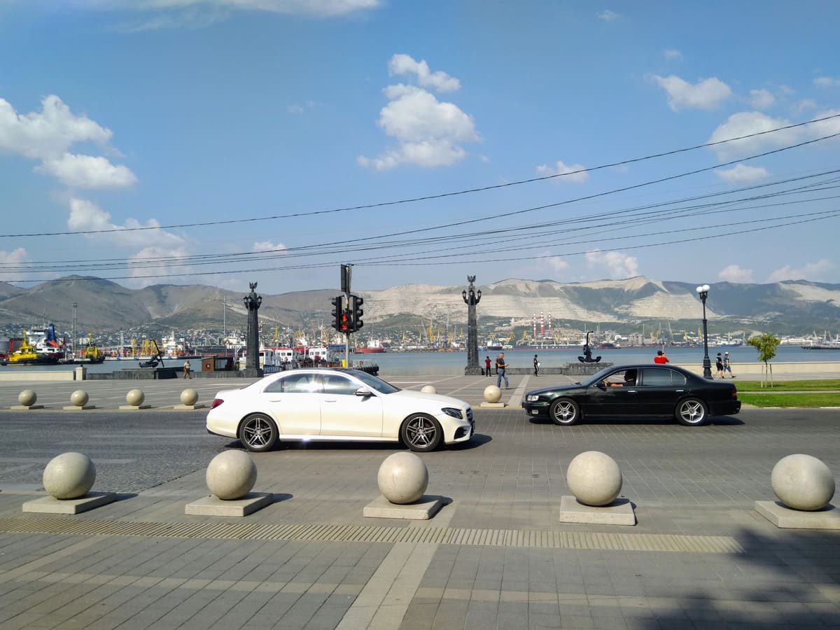 Переход у площади Героев