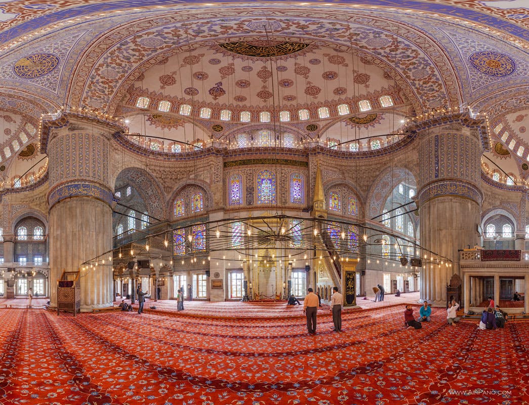 Внутри Голубой мечети